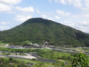 霊石山